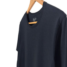 Cargar imagen en el visor de la galería, Penguin T-Shirt
