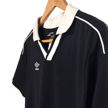 Cargar imagen en el visor de la galería, Umbro  Black T-Shirt
