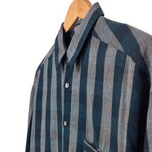Cargar imagen en el visor de la galería, JT Beckett Casual Striped Shirt
