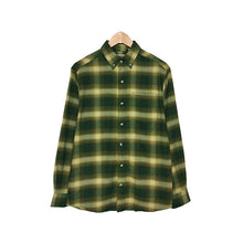 Cargar imagen en el visor de la galería, Red Head Green Plaid Shirt
