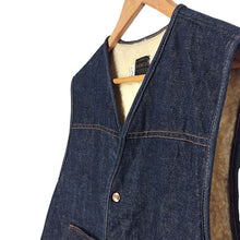 Cargar imagen en el visor de la galería, Roe Bucks Denim Vest
