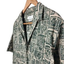 Cargar imagen en el visor de la galería, Urban Outfitters Hawaiian Shirt
