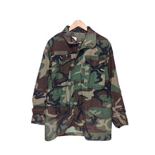 Cargar imagen en el visor de la galería, Cammo Army Coat
