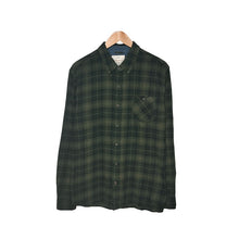 Cargar imagen en el visor de la galería, Weatherproof Plaid Shirt
