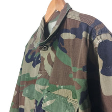 Cargar imagen en el visor de la galería, Forest Camo Jacket
