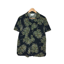 Cargar imagen en el visor de la galería, Old Navy Hawaiian Shirt
