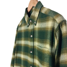 Cargar imagen en el visor de la galería, Red Head Green Plaid Shirt
