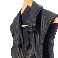 Cargar imagen en el visor de la galería, ZARA Black Leather Vest
