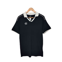 Cargar imagen en el visor de la galería, Umbro  Black T-Shirt
