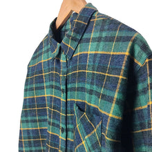 Cargar imagen en el visor de la galería, Eddie Bauer Green Plaid Shirt
