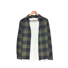 Cargar imagen en el visor de la galería, Old Navy  Green Plaid Shirt
