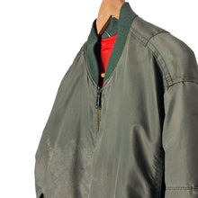 Cargar imagen en el visor de la galería, Vintage Bomber Jacket
