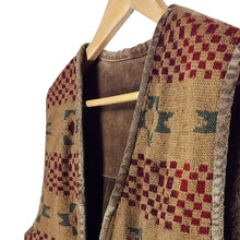 Cargar imagen en el visor de la galería, Reversible brown leather vest
